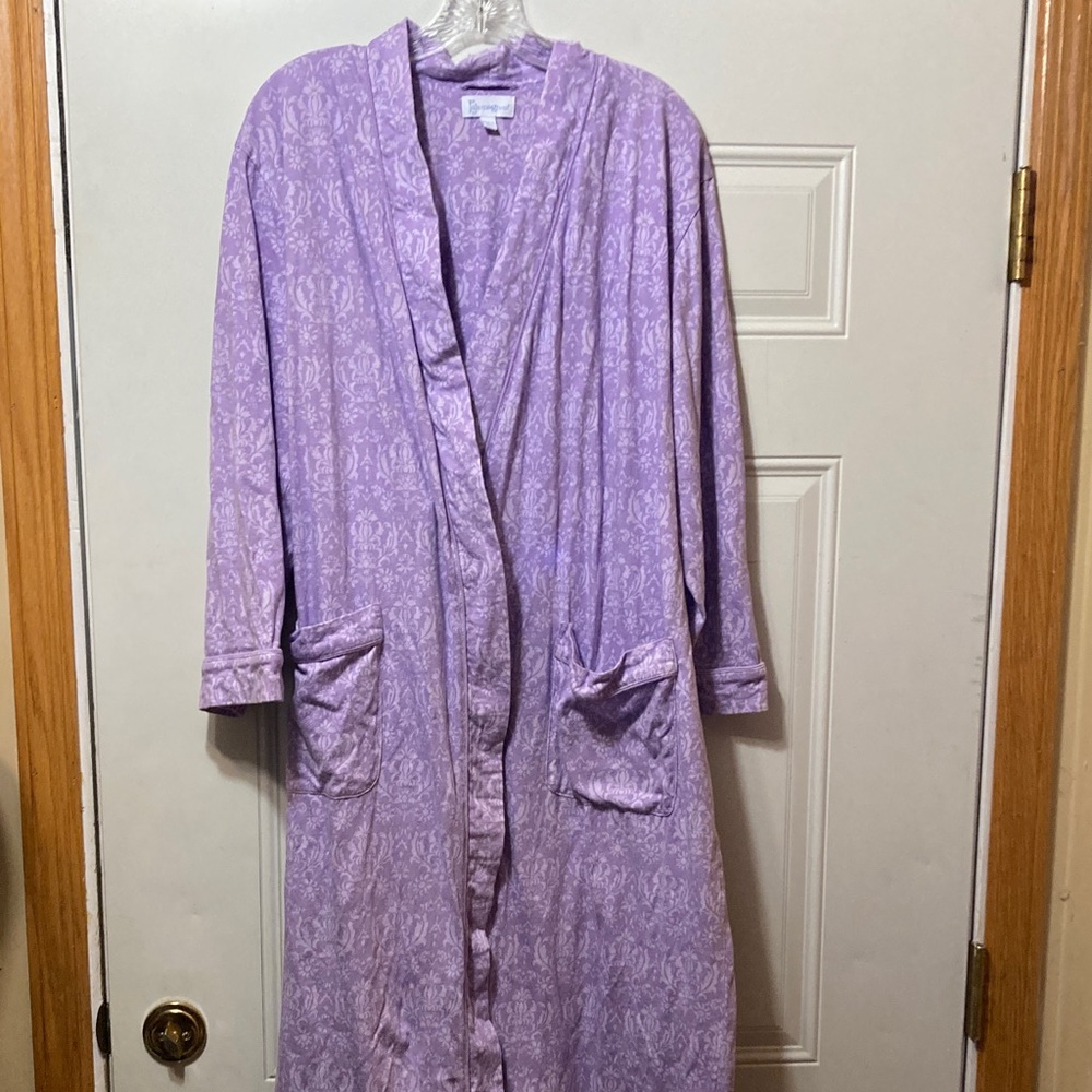 Vintage Lavender Robe with Pockets - Women's Intimates & Sleepwear M/L